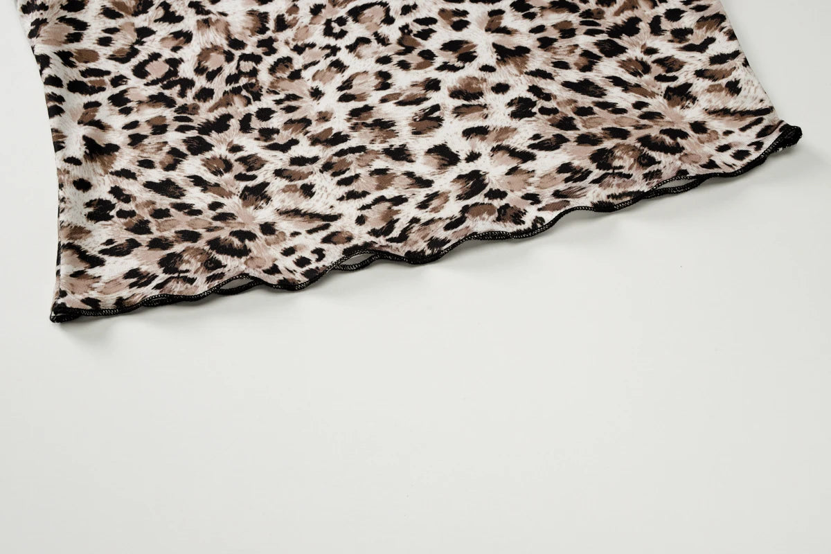 Hugcitar Leopard Print V Neck Sexy Slips Tie Bow Backless Crop Camis Top Summer Women Fashion Y2K Outfits Beach Vacation Club