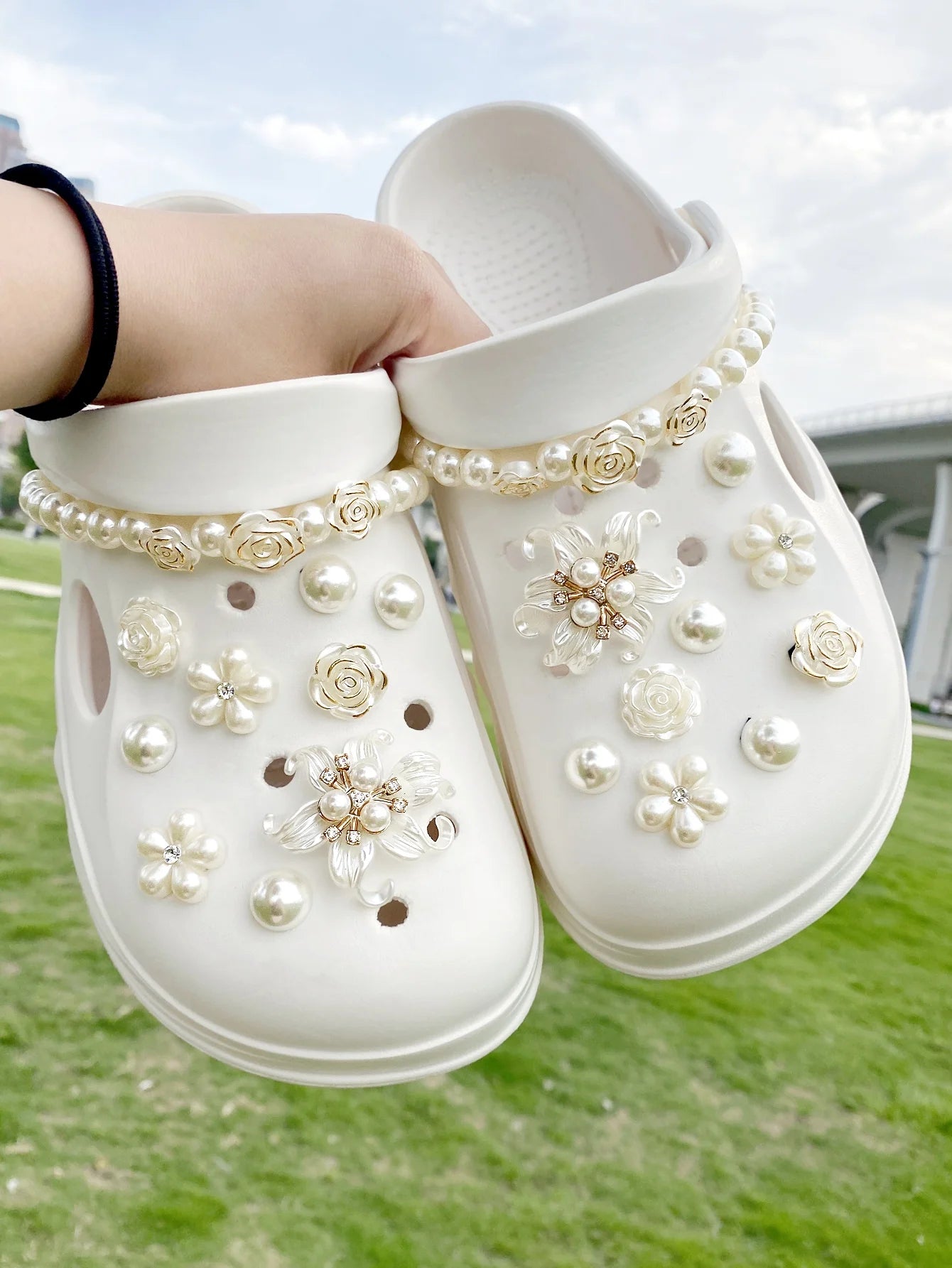 20 pieces of white ABS pearl flower chains, white ABS pearl flowers, roses, ABS diamond flowers, ABS pearl shoe buckle DIY decor