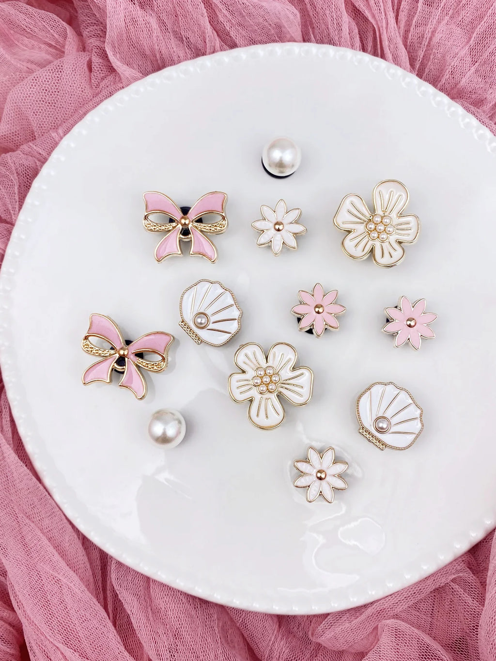 24 pieces of white gold-edged ABS pearl shells, flowers, pink bows, flowers, white flowers, ABS pearl shoe buckle DIY decoration