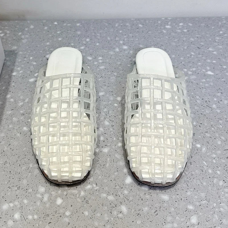 New 2025 Closed Toe Women Plastics Jelly Mules Hollow Outs Flat Bottom Lazy Slipper Ladies Summer Seaside Vacation Beach Shoes