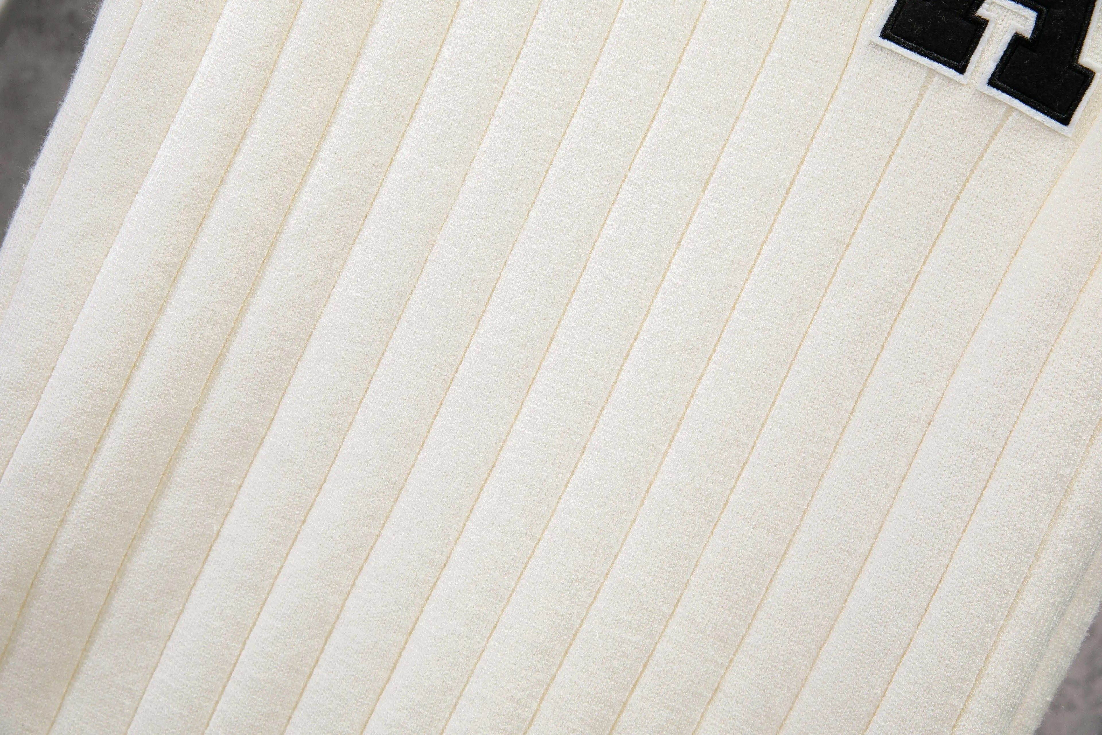 Men's Letter Patched V Neck Sweater Vest, Regular Fit Casual Striped Trim Sleeveless Knitwear, Men's Clothes for Daily Wear