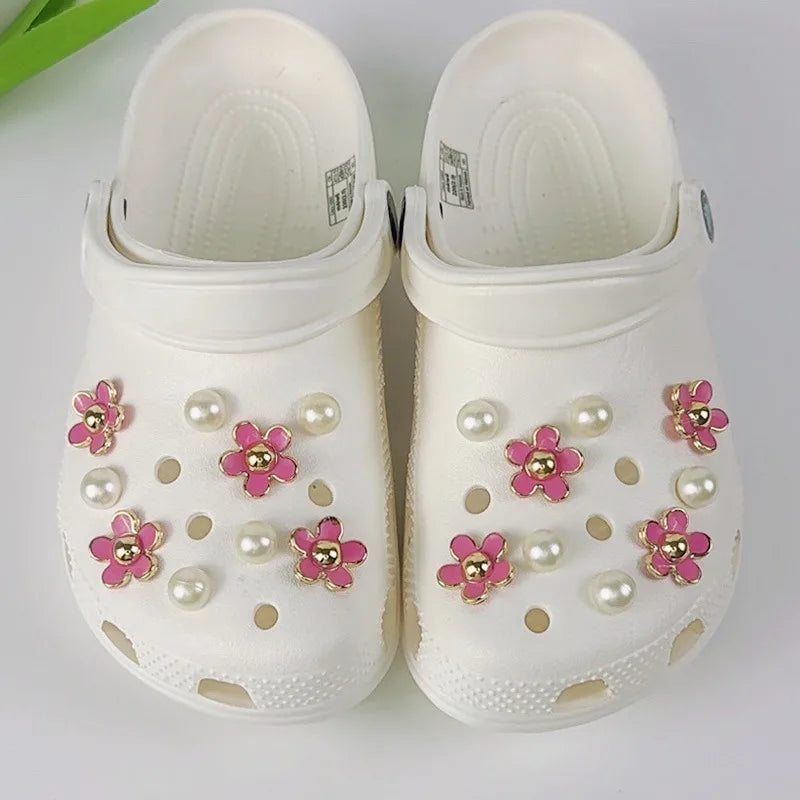 18PCS Fashion Shoe Charms Set Accessories Hole Shoe Buckle Black White Pink Flower Pearl DIY 3D Shoes Decorations for Bogg Bag