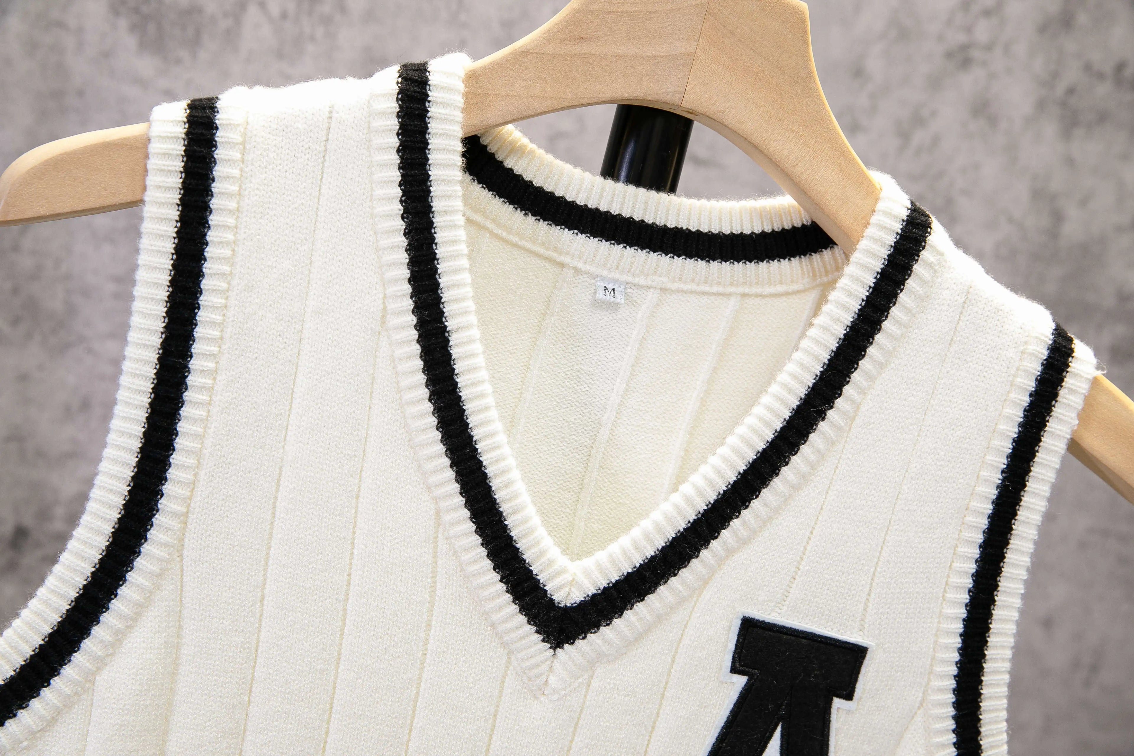 Men's Letter Patched V Neck Sweater Vest, Regular Fit Casual Striped Trim Sleeveless Knitwear, Men's Clothes for Daily Wear