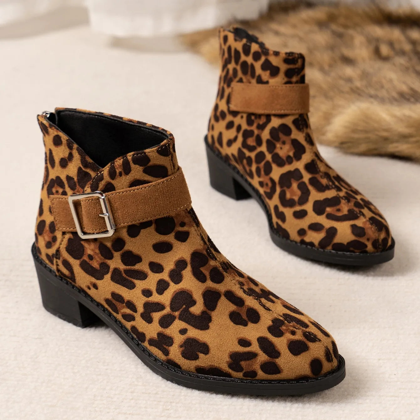 2024 New Ankle Boots Women High Heels Women Shoes Track Design Leopard Print Shoes for Women Thick Pointed Fashion Western Boots