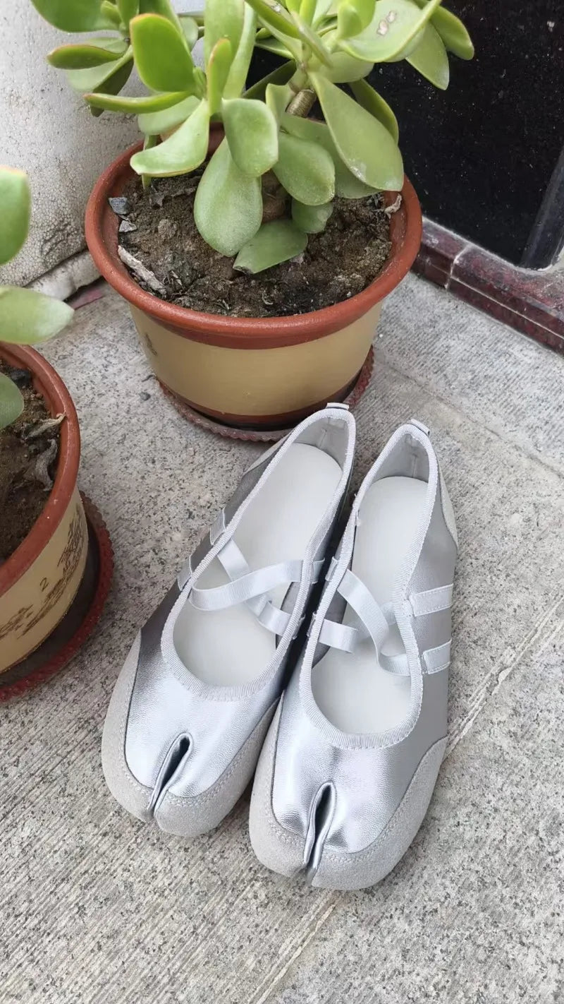Cross Strap Tabi Flat Shoes Women Casual Fashion Design Mary Jane Shoes Slip-on Split Toe Ballet Shoes 2025 Summer Elegant New