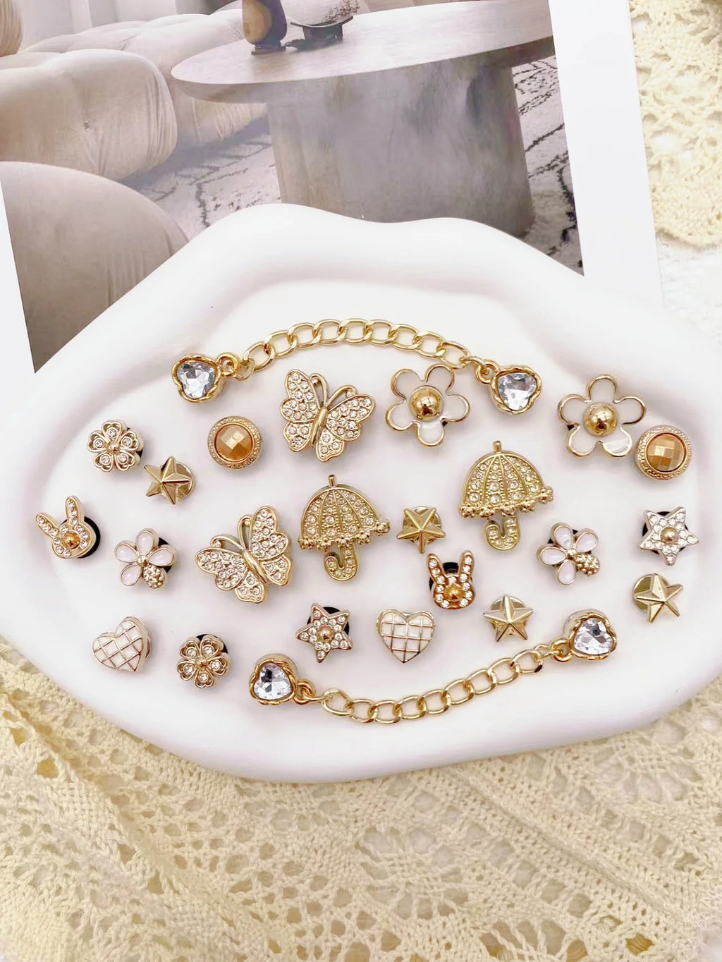 24 pieces of golden fashionable and elegant (golden heart-shaped diamond chains, butterflies, hearts, stars, rabbit heads, small