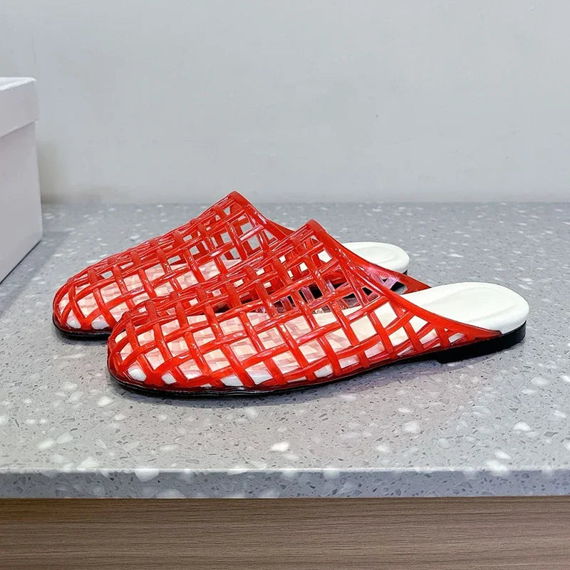 New 2025 Closed Toe Women Plastics Jelly Mules Hollow Outs Flat Bottom Lazy Slipper Ladies Summer Seaside Vacation Beach Shoes