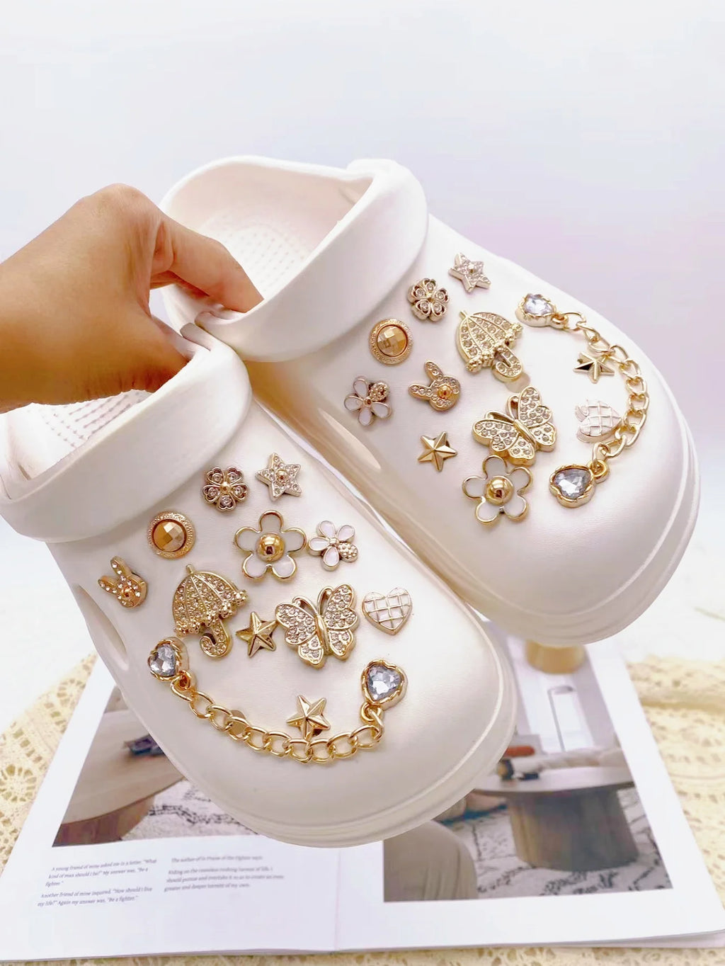 24 pieces of golden fashionable and elegant (golden heart-shaped diamond chains, butterflies, hearts, stars, rabbit heads, small