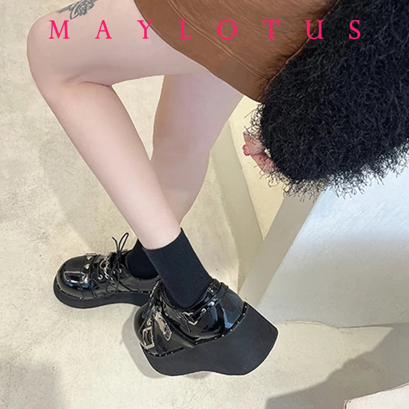 Punk Style Shoes Woman Platform Heel Metal Rivet Dark Bat Fashion Trendy Women Wedge Bottom Burgundy School Student Shoes