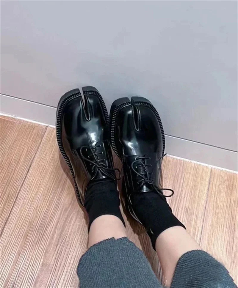 Classic Split Toe Loafers Women Brand Design Fashion Tabi Ninja Lace-up Casual Shoes Chunky Platform Flats Shoes Mujer 2025