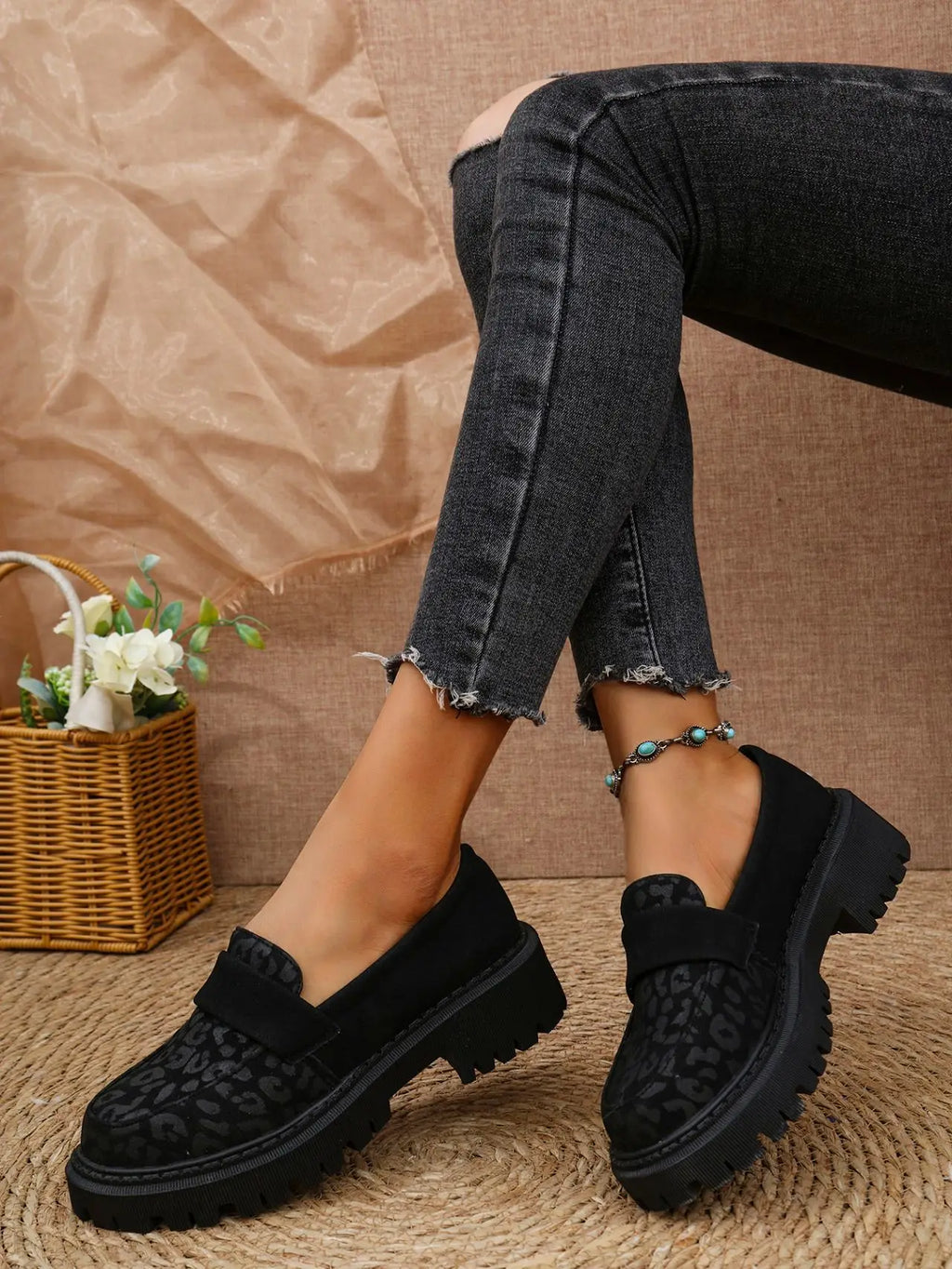 Leather Shoes for Women Fashion Leopard Platform Shoes Women Slip on Loafers High Quality Soft Sole Women Shoe Big Size 2025 New