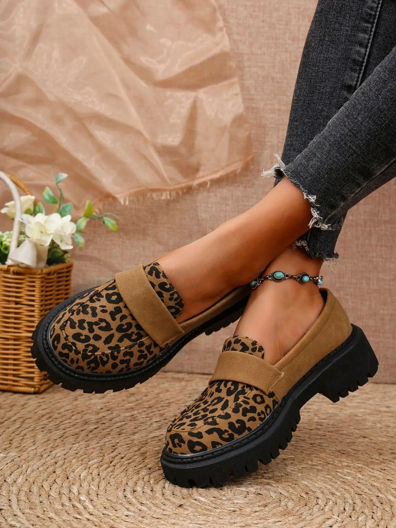 Leather Shoes for Women Fashion Leopard Platform Shoes Women Slip on Loafers High Quality Soft Sole Women Shoe Big Size 2025 New