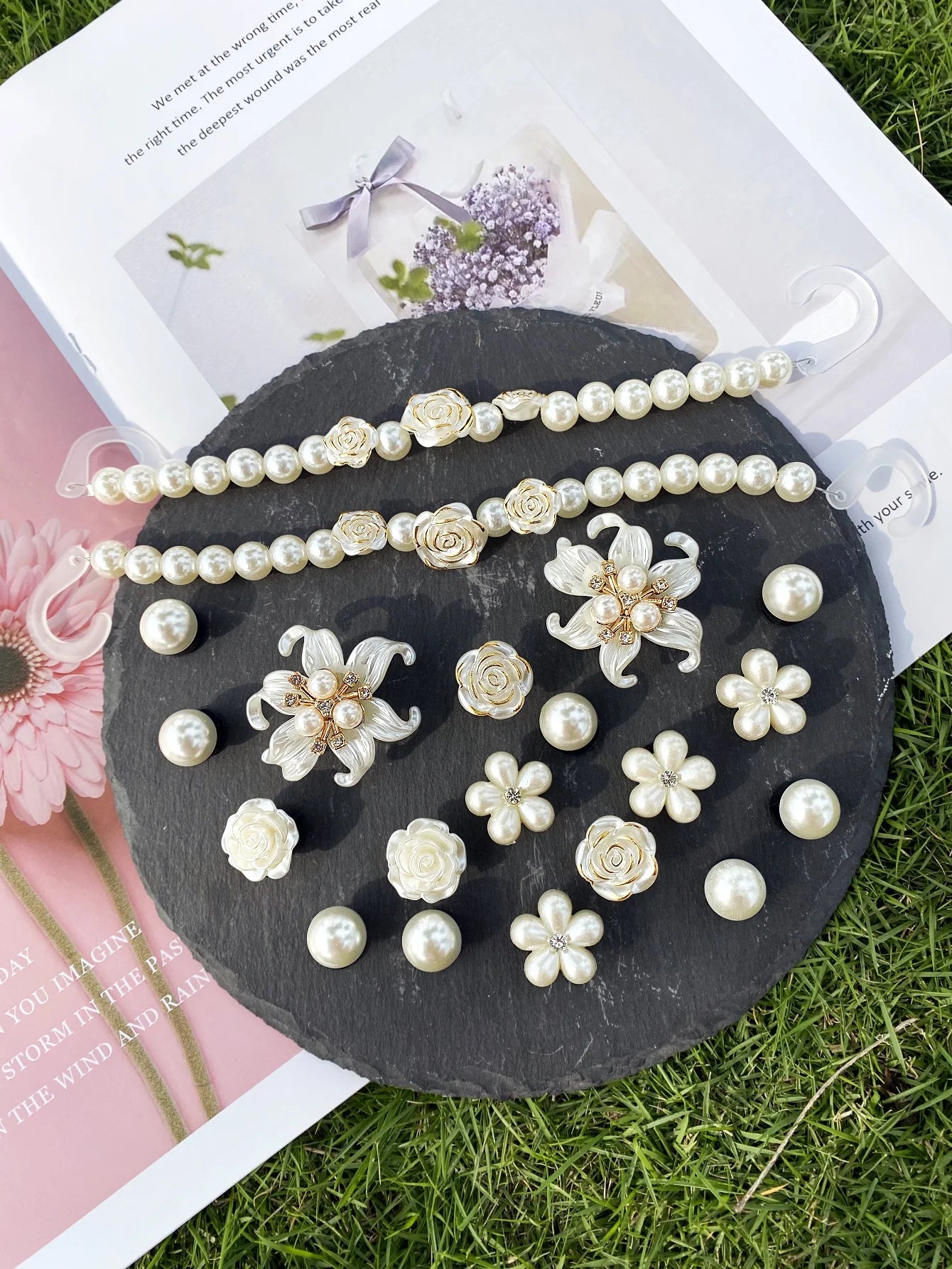20 pieces of white ABS pearl flower chains, white ABS pearl flowers, roses, ABS diamond flowers, ABS pearl shoe buckle DIY decor