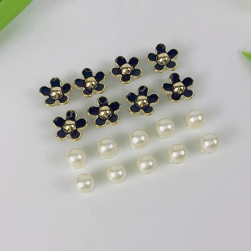 18PCS Fashion Shoe Charms Set Accessories Hole Shoe Buckle Black White Pink Flower Pearl DIY 3D Shoes Decorations for Bogg Bag