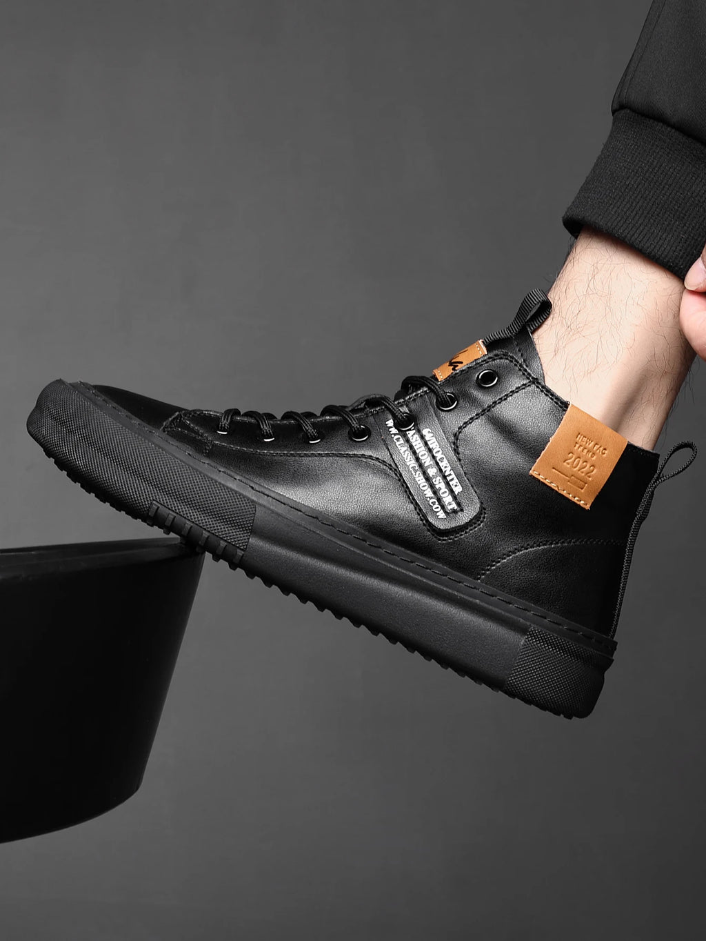 Men's Shoes Autumn and Winter New White Shoes Fashion Sneakers Sports High-Top Trendy Shoes Business Casual Breathable Thick-Soled Shoes Outdoor Casual Shoes