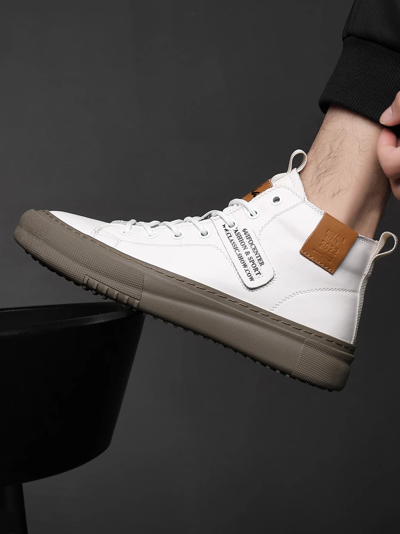 Men's Shoes Autumn and Winter New White Shoes Fashion Sneakers Sports High-Top Trendy Shoes Business Casual Breathable Thick-Soled Shoes Outdoor Casual Shoes