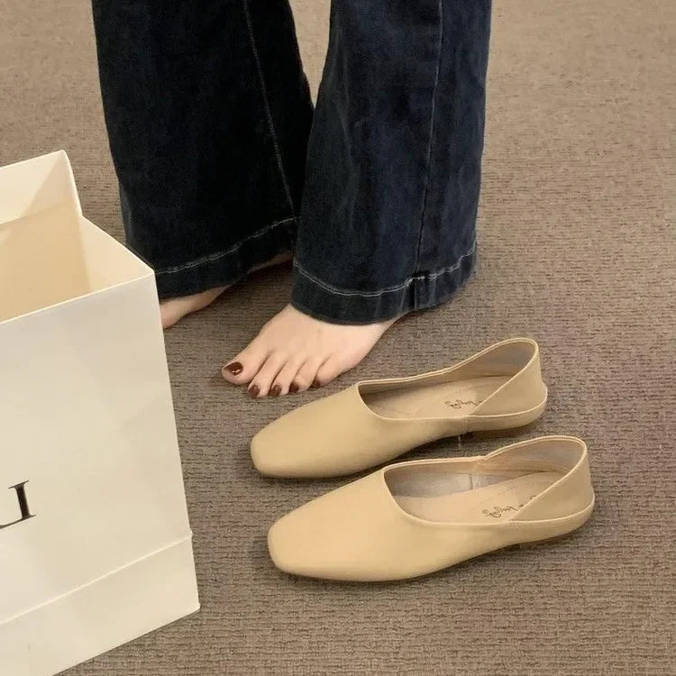 Shallow cut flat bottomed comfortable work shoes for women