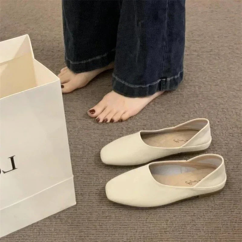 Shallow cut flat bottomed comfortable work shoes for women