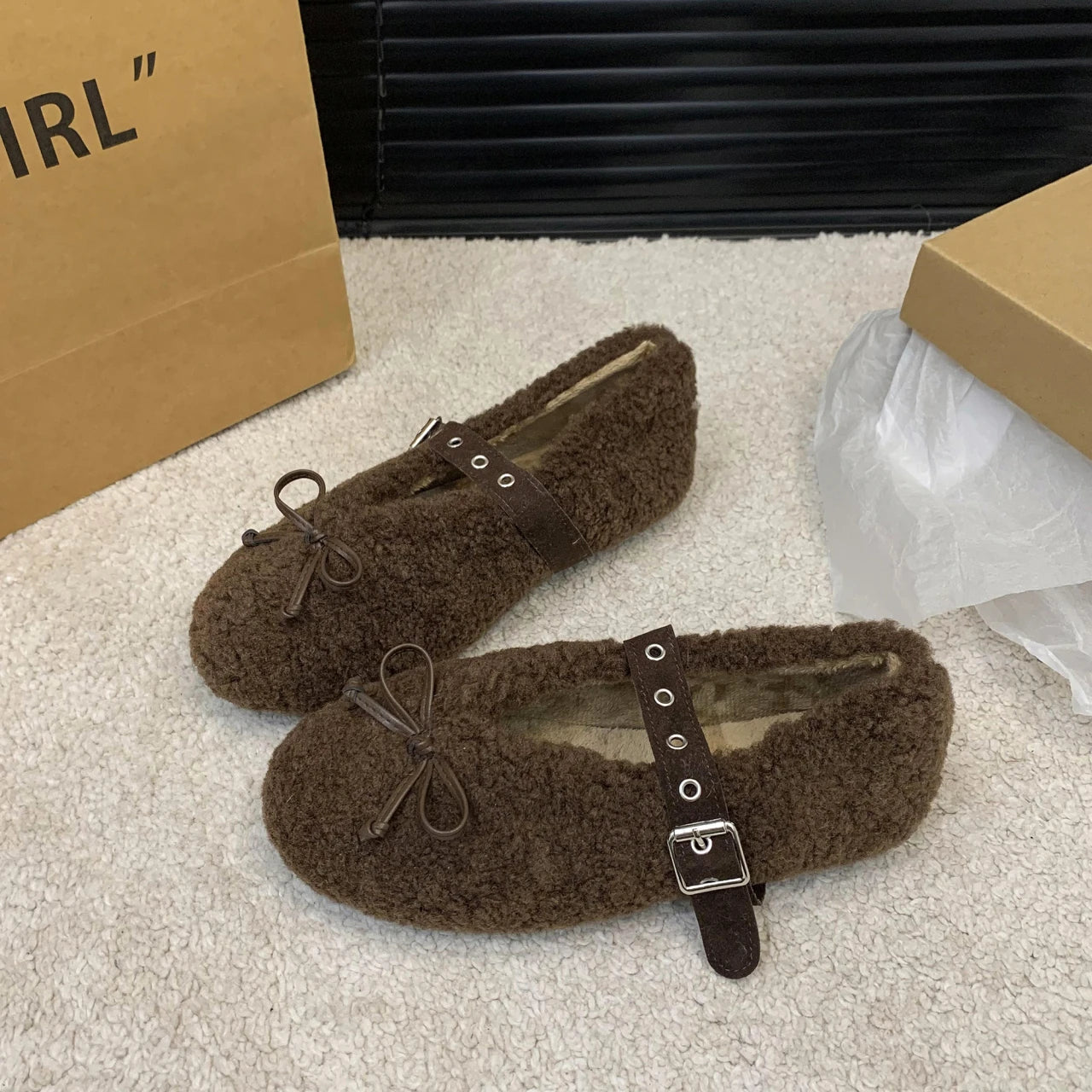 New Women's Shoes Woman Flats Low Heels Casual Female Sneakers Slip-on Loafers Fur Round Toe Shallow Mouth Boat Slip on Winter