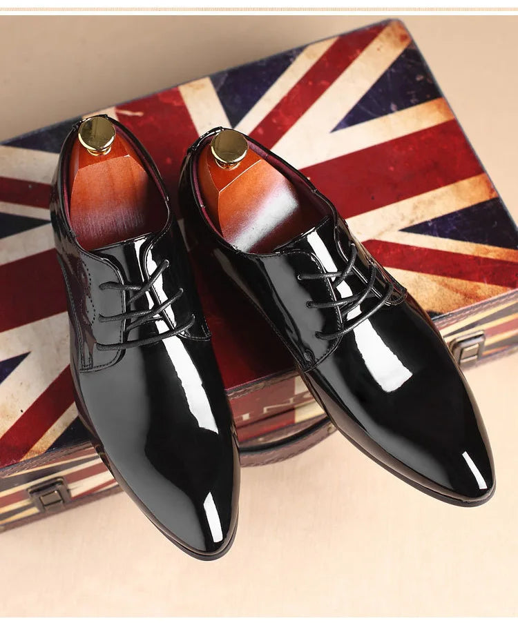 Men's Classic Retro Brogue Shoes Patent Leather Mens Lace-Up Dress Business Office Shoes Men Party Wedding Oxfords Sizes 38-48