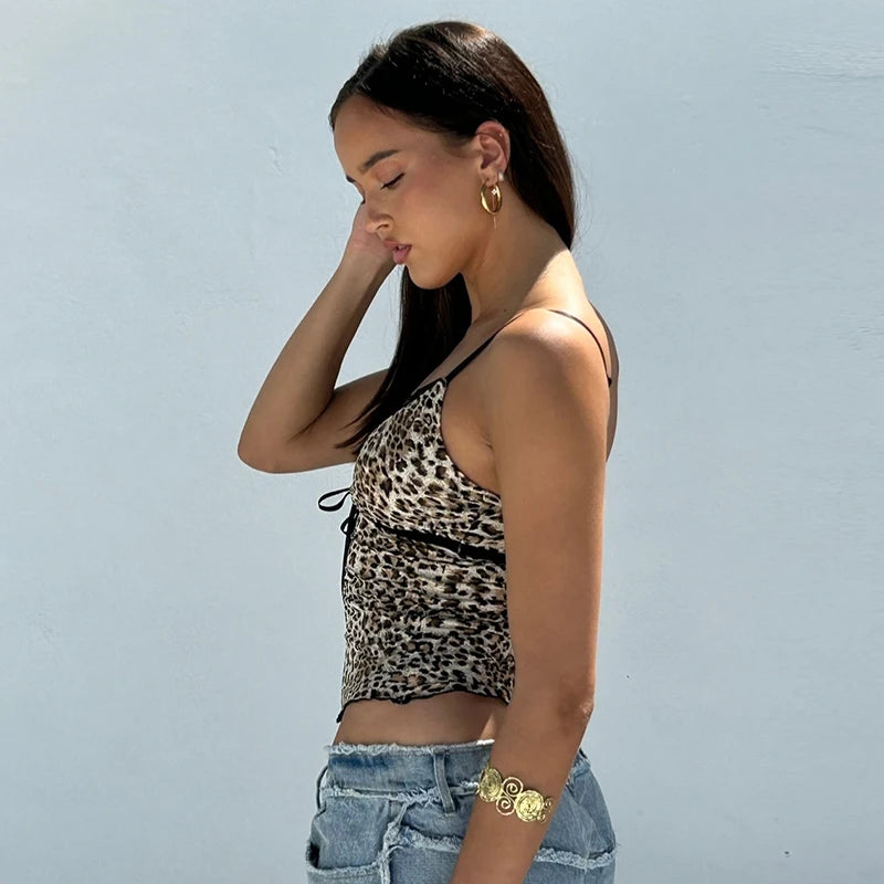 Hugcitar Leopard Print V Neck Sexy Slips Tie Bow Backless Crop Camis Top Summer Women Fashion Y2K Outfits Beach Vacation Club