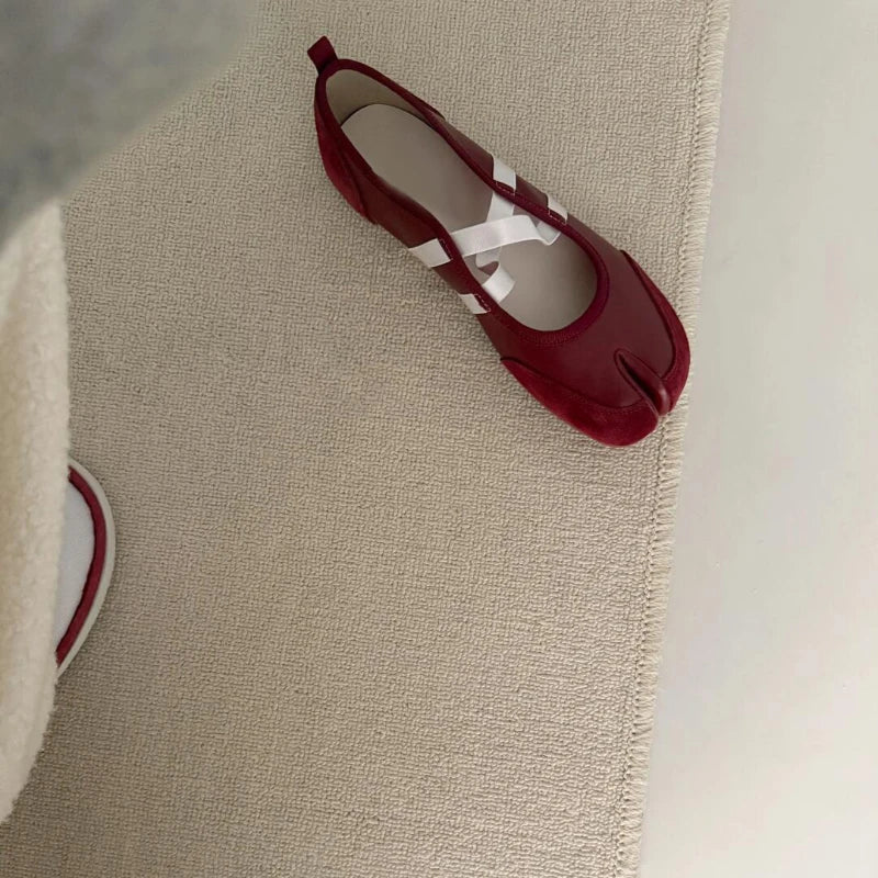 Cross Strap Tabi Flat Shoes Women Casual Fashion Design Mary Jane Shoes Slip-on Split Toe Ballet Shoes 2025 Summer Elegant New