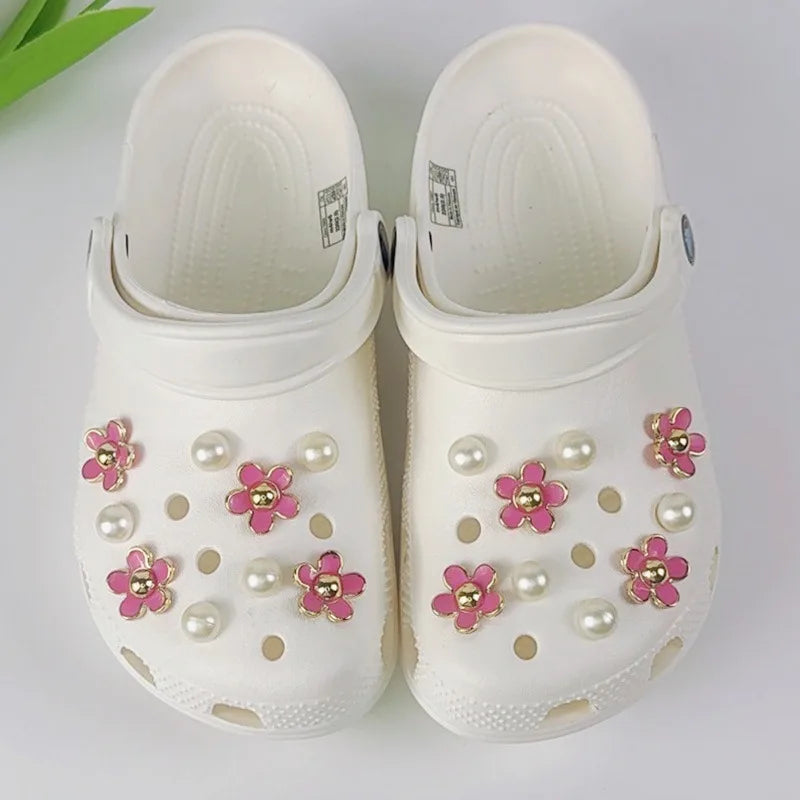 18PCS Fashion Shoe Charms Set Accessories Hole Shoe Buckle Black White Pink Flower Pearl DIY 3D Shoes Decorations for Bogg Bag