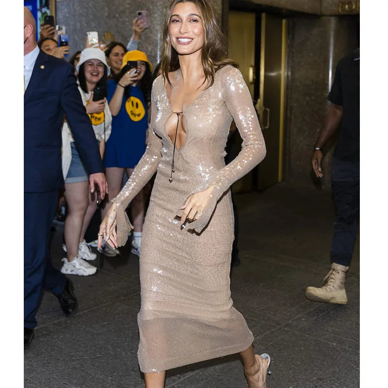 Luxury celebrity vacation photography nightclub evening gown sexy solid color sequin banquet long sleeved dress
