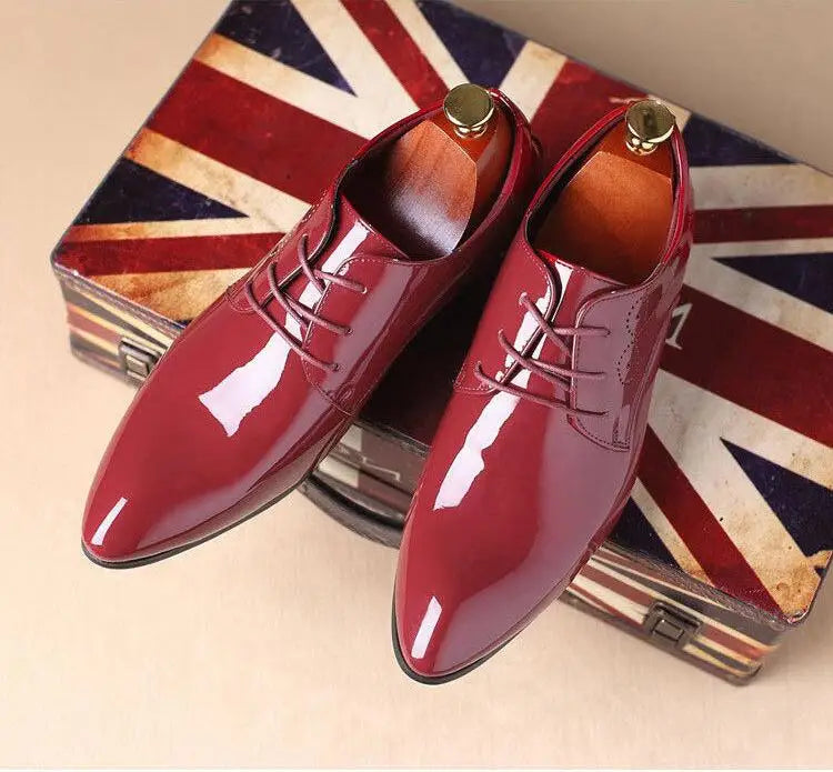 Men's Classic Retro Brogue Shoes Patent Leather Mens Lace-Up Dress Business Office Shoes Men Party Wedding Oxfords Sizes 38-48