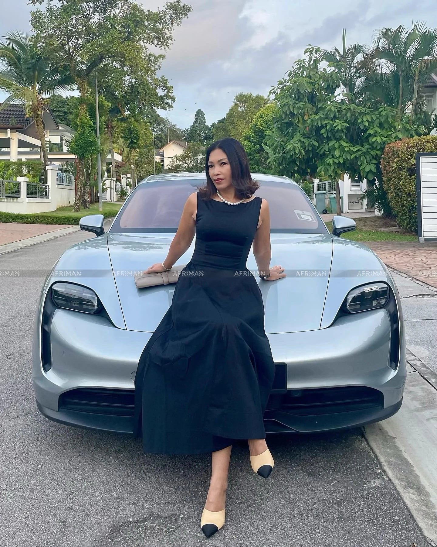 2025 New Hepburn Style Organic Cotton Temperament Backless Long Black Dress for Women