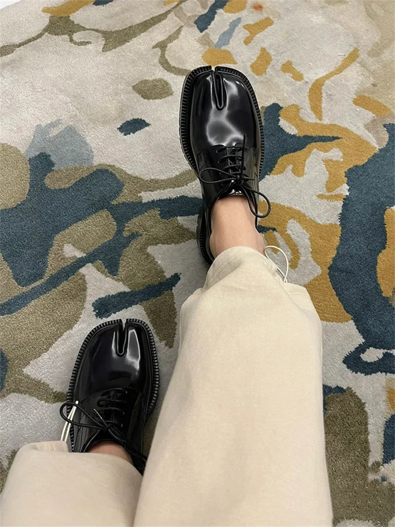 Classic Split Toe Loafers Women Brand Design Fashion Tabi Ninja Lace-up Casual Shoes Chunky Platform Flats Shoes Mujer 2025