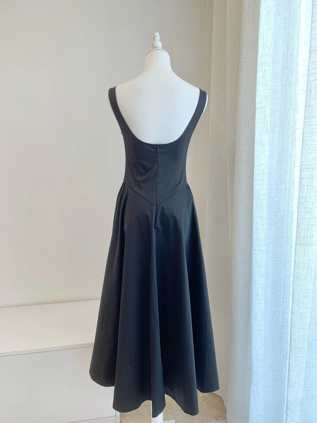2025 New Hepburn Style Organic Cotton Temperament Backless Long Black Dress for Women