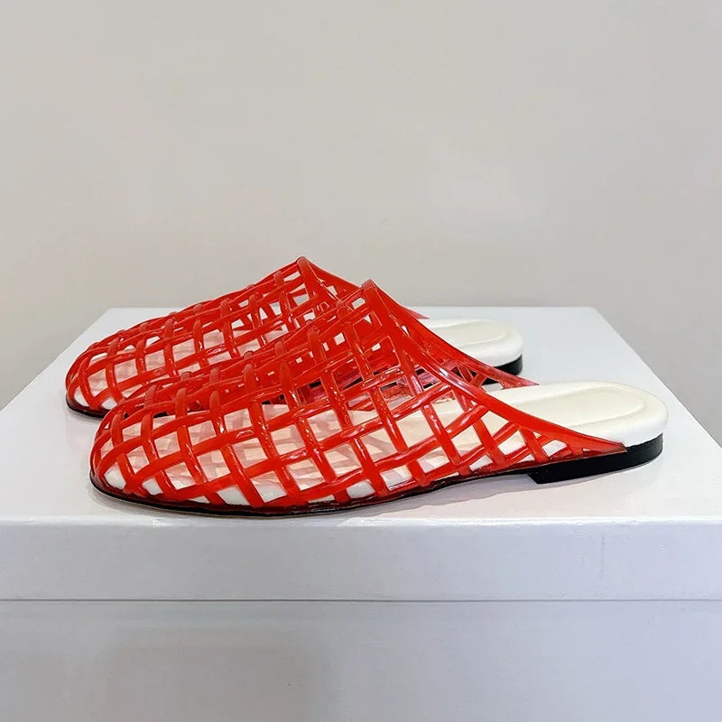 New 2025 Closed Toe Women Plastics Jelly Mules Hollow Outs Flat Bottom Lazy Slipper Ladies Summer Seaside Vacation Beach Shoes
